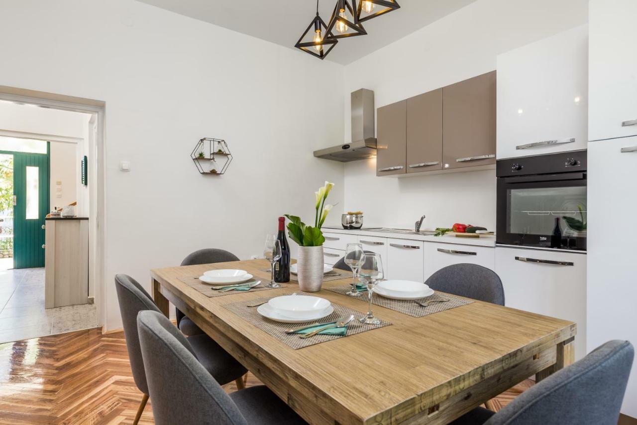 Family House Sara Villa Icici Ngoại thất bức ảnh
